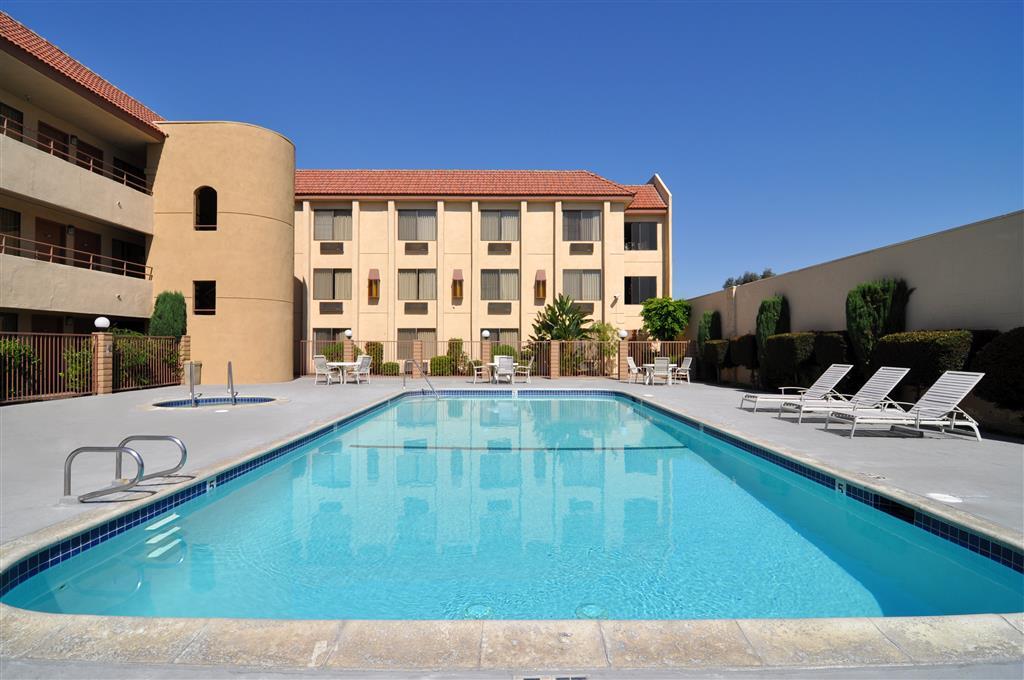 Best Western Norwalk Inn מראה חיצוני תמונה