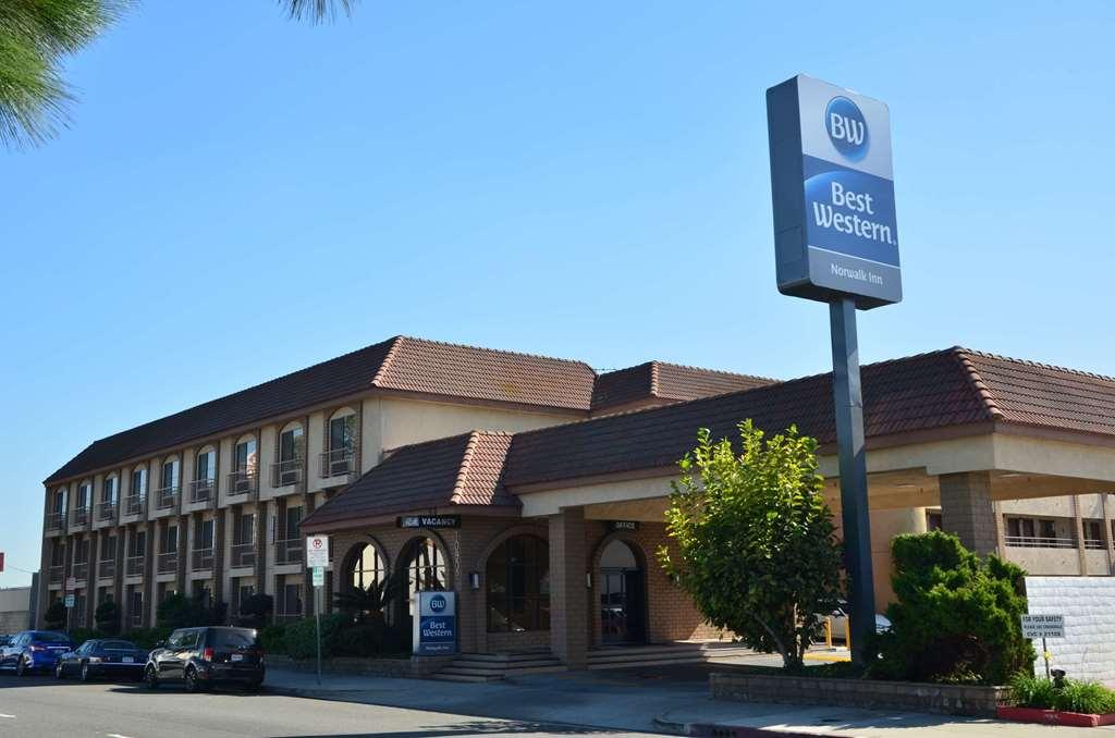 Best Western Norwalk Inn מראה חיצוני תמונה