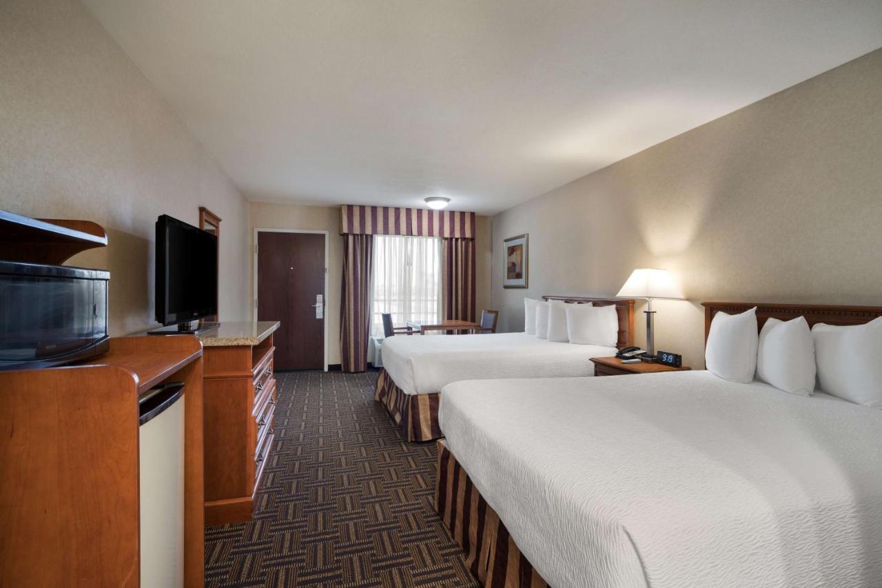 Best Western Norwalk Inn מראה חיצוני תמונה
