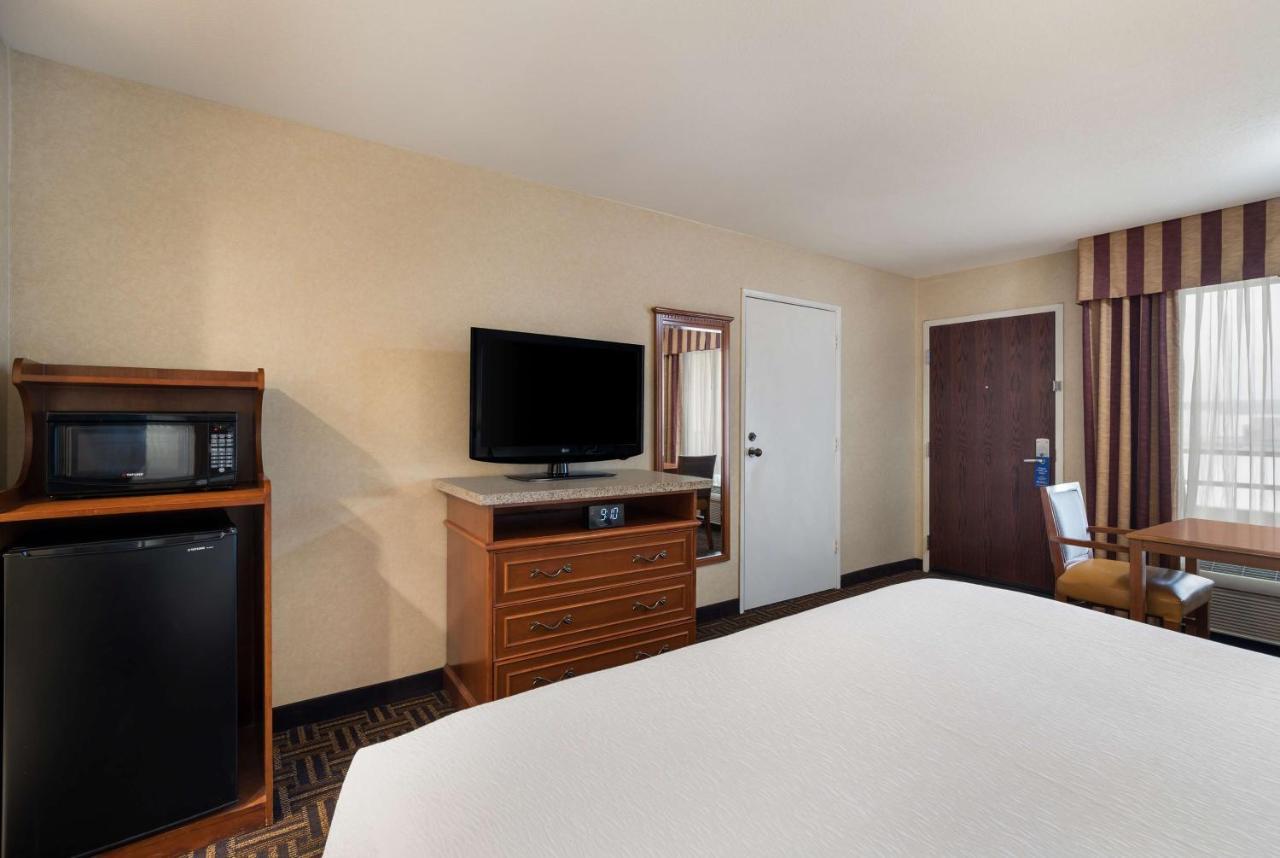Best Western Norwalk Inn מראה חיצוני תמונה
