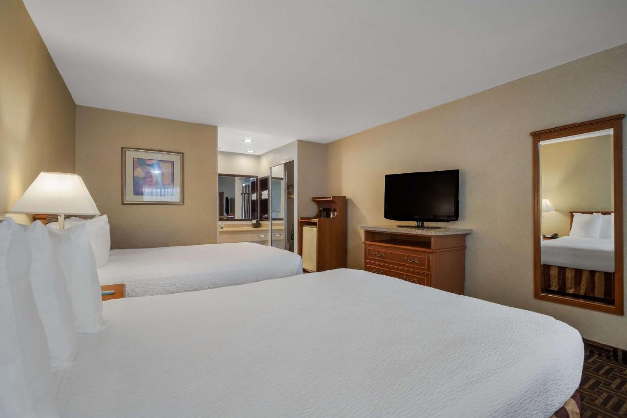 Best Western Norwalk Inn מראה חיצוני תמונה