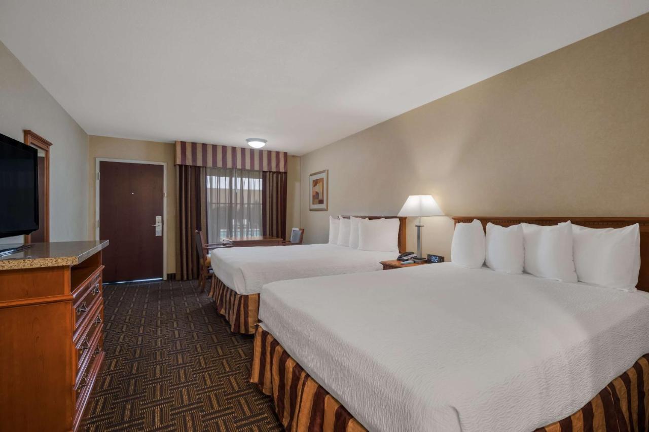 Best Western Norwalk Inn מראה חיצוני תמונה