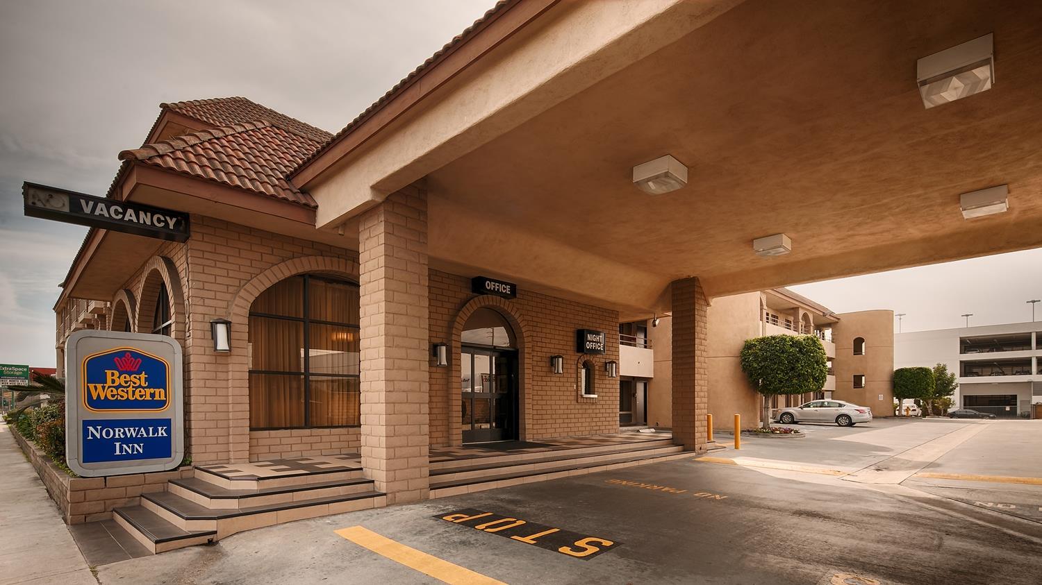 Best Western Norwalk Inn מראה חיצוני תמונה