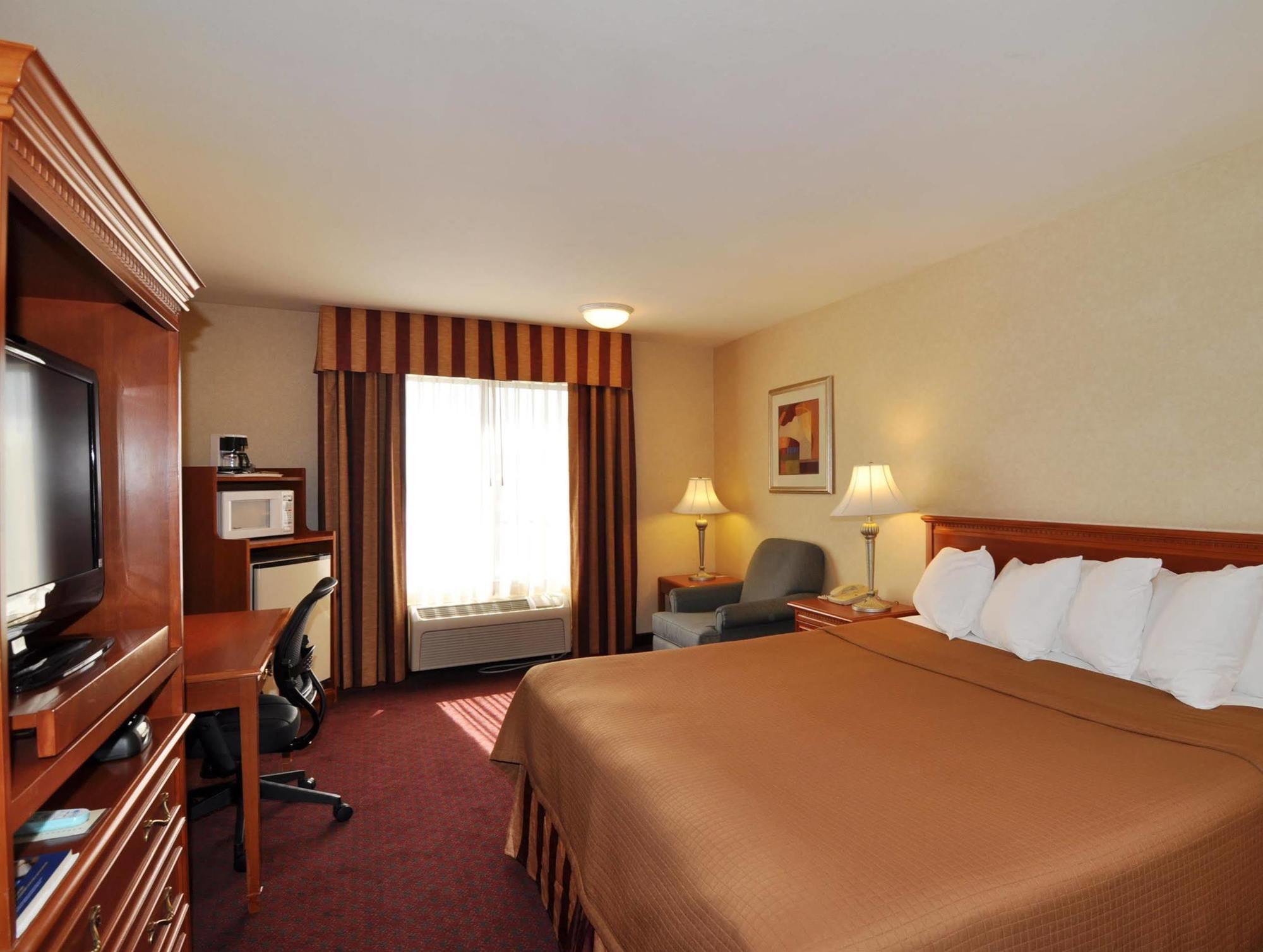 Best Western Norwalk Inn מראה חיצוני תמונה