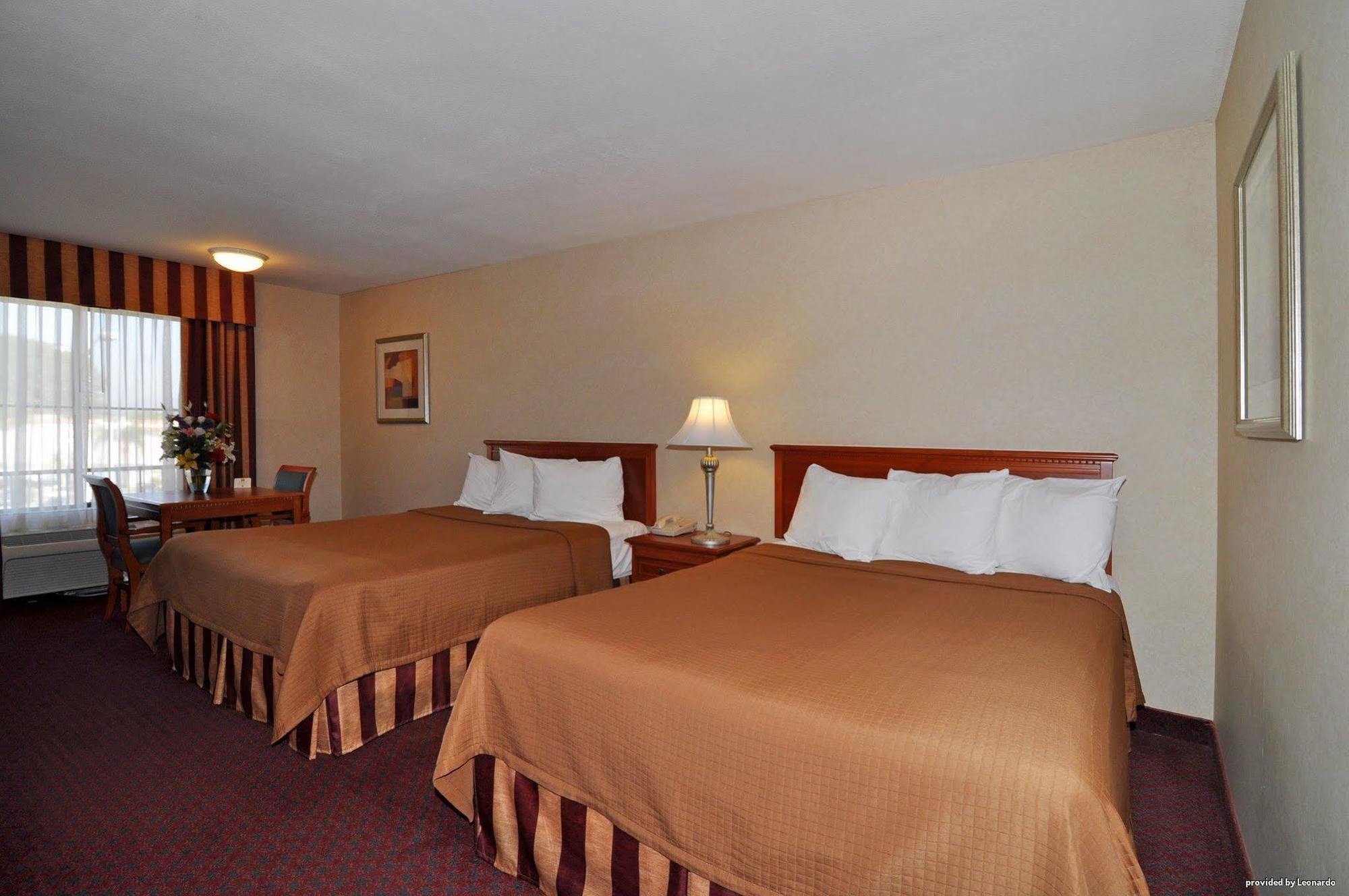 Best Western Norwalk Inn מראה חיצוני תמונה