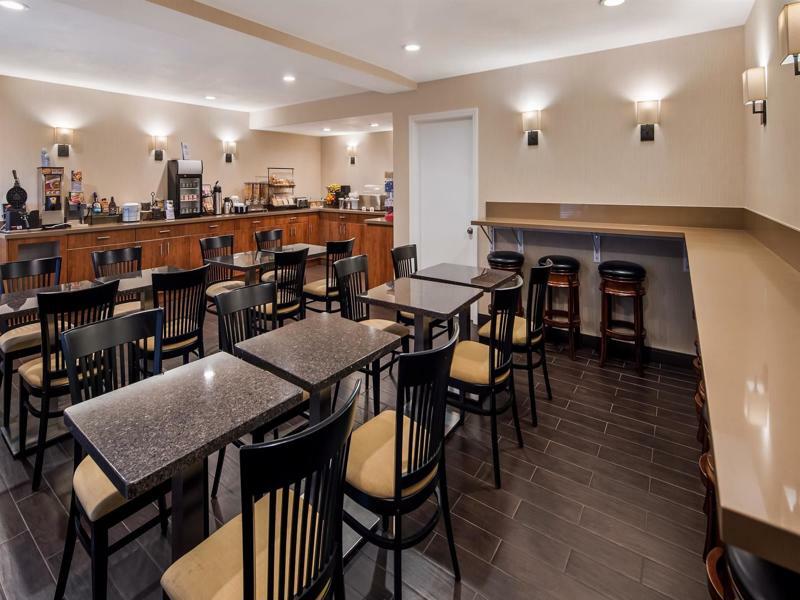 Best Western Norwalk Inn מראה חיצוני תמונה
