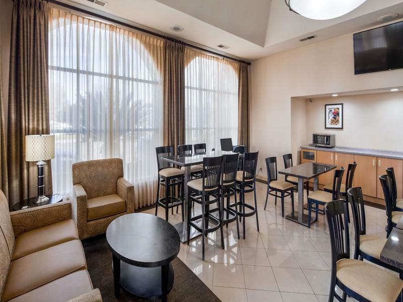 Best Western Norwalk Inn מראה חיצוני תמונה