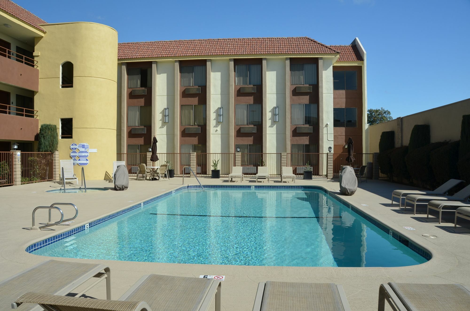 Best Western Norwalk Inn מראה חיצוני תמונה