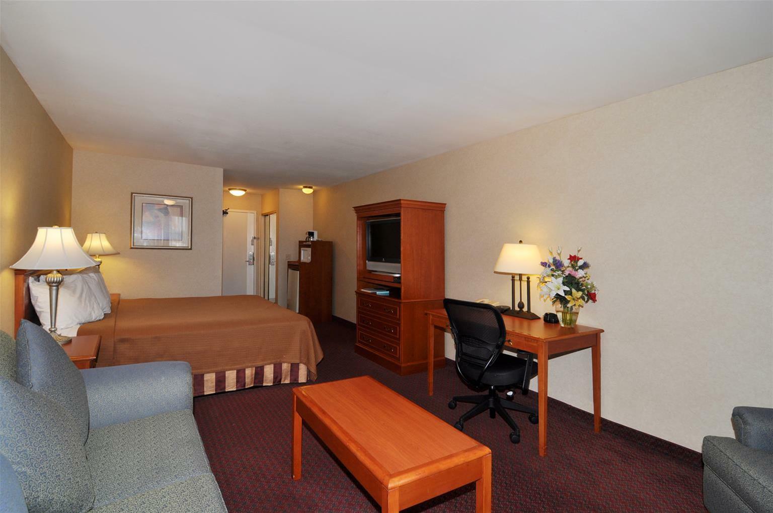 Best Western Norwalk Inn מראה חיצוני תמונה